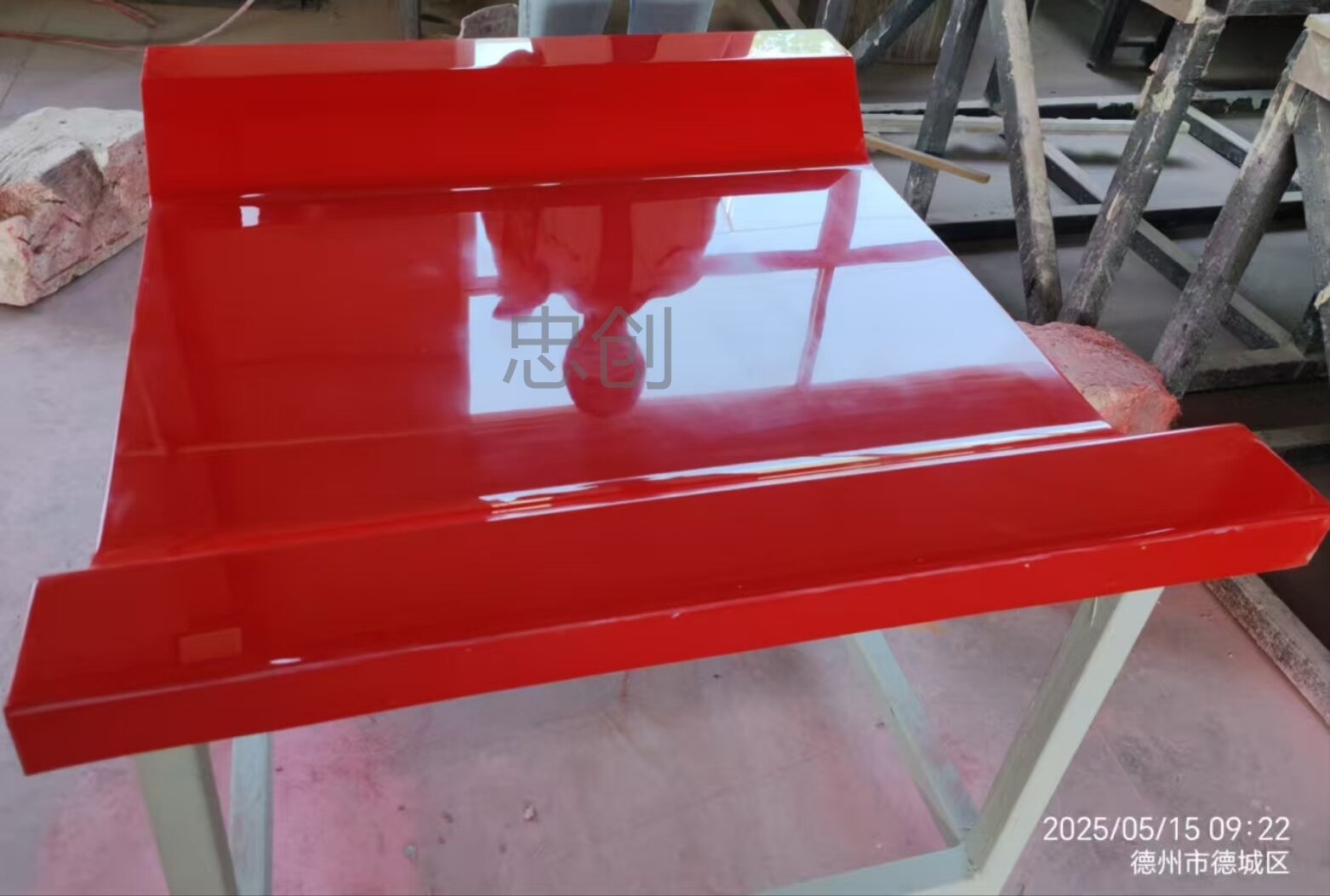 Z-shaped bracket mold